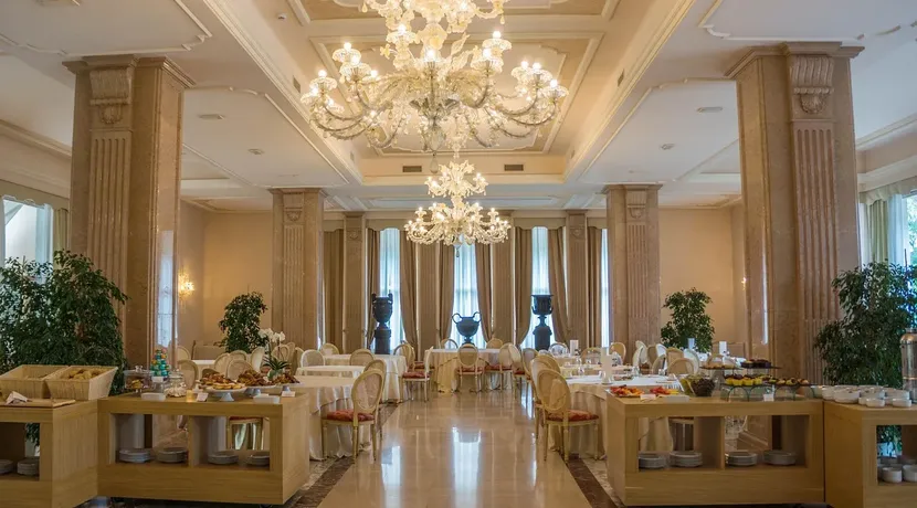 LUXURIOUS 5 BR VILLAS FOR RENT IN AL MUNA BOUSHER