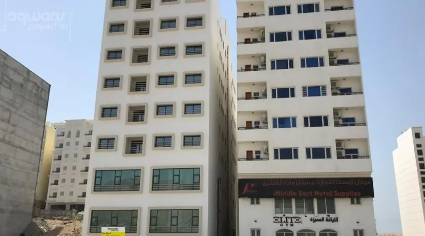 350 SQM SHOWROOM FOR RENT IN BOUSHER CLOSE TO AL AMEEN MOSQUE